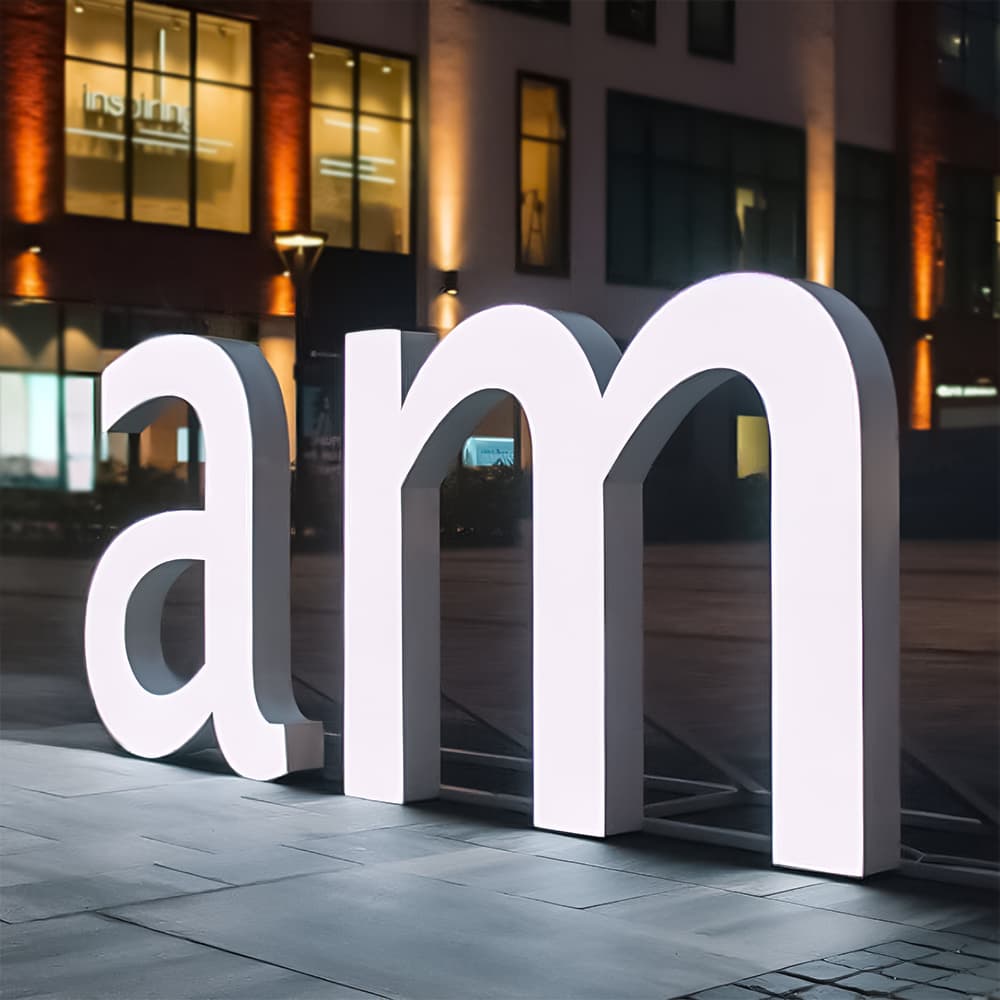 LARGE FORMAT 3D ILLUMINATED LETTERS